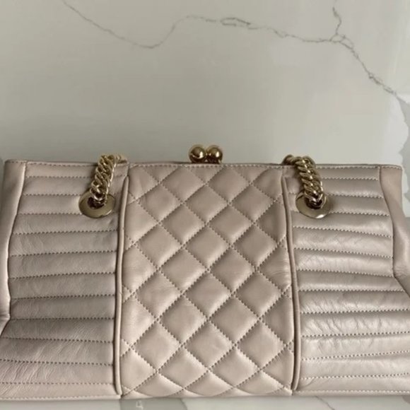 Women's GUESS Handbag Satchel Quilted Designer East West Silhouette Fall Creamy - Picture 4 of 13